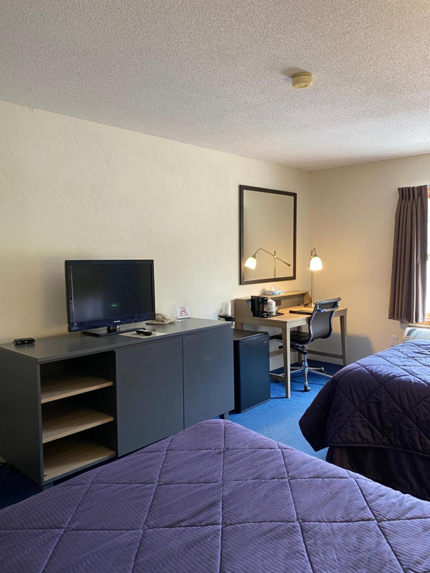מוניסינג Pictured Rocks Inn And Suites מראה חיצוני תמונה