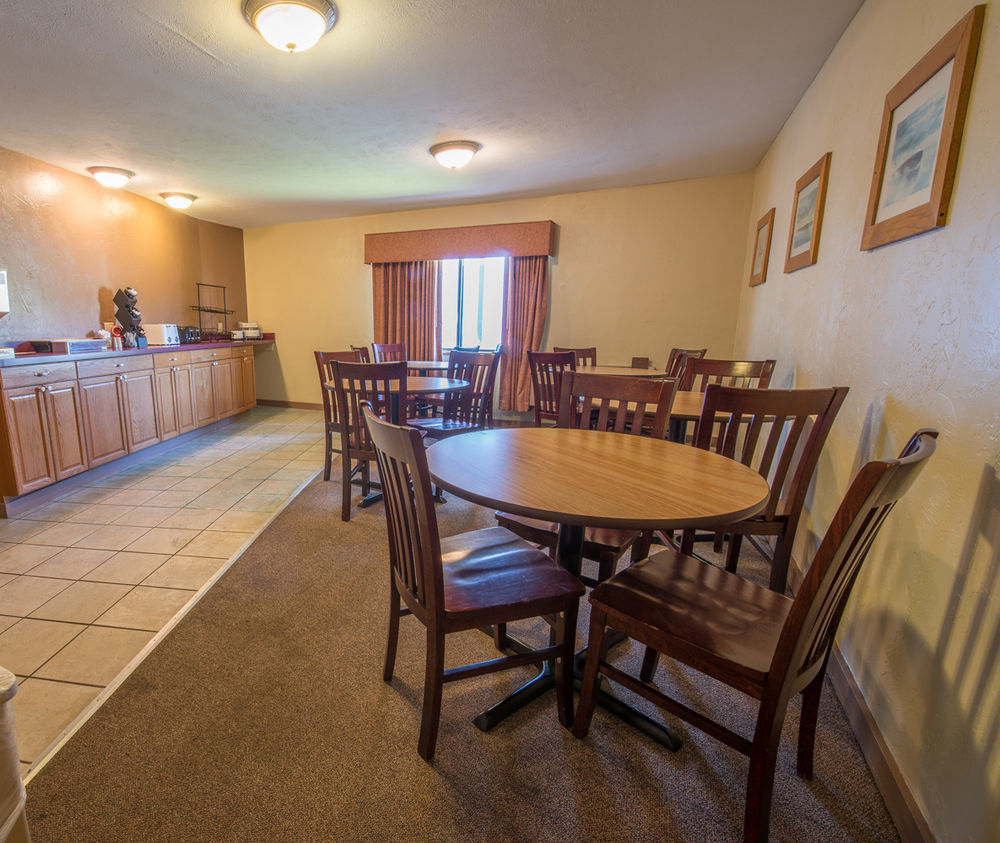 מוניסינג Pictured Rocks Inn And Suites מראה חיצוני תמונה